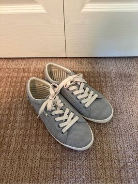 Taos Star canvas sneakers- light gray